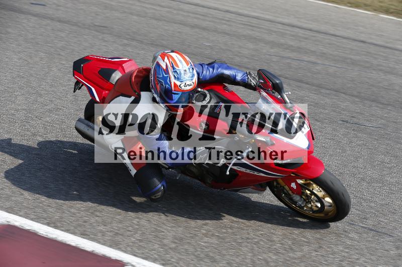 Archiv-2025/49 26.08.2025 Cornu Master School ADR/rot-rouge/37